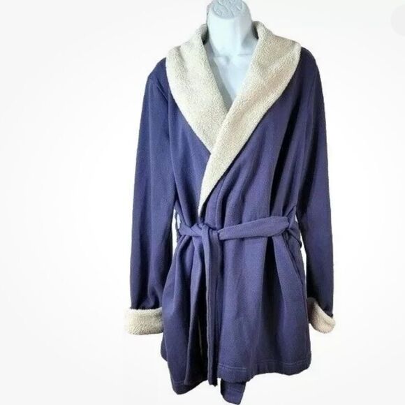 NWT Victoria Secret sherpa Robe(size medium) - Picture 2 of 7